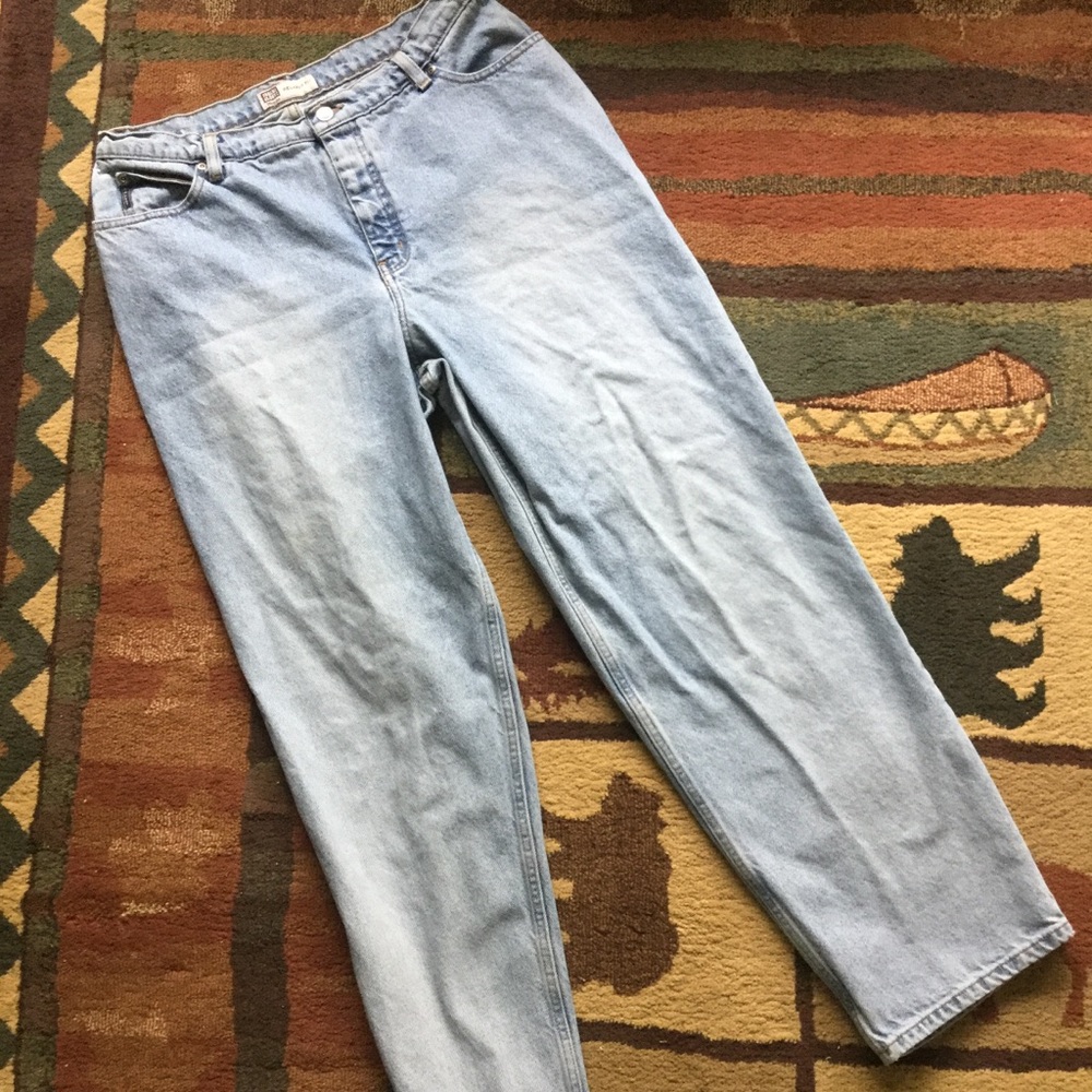 👖Faded Glory Relaxed Light Blue Jeans Pre LOVED